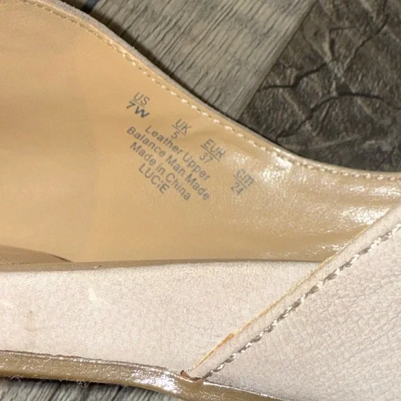 Naturalized Size 7W. Slip on Pre-owned - Picture 4 of 5